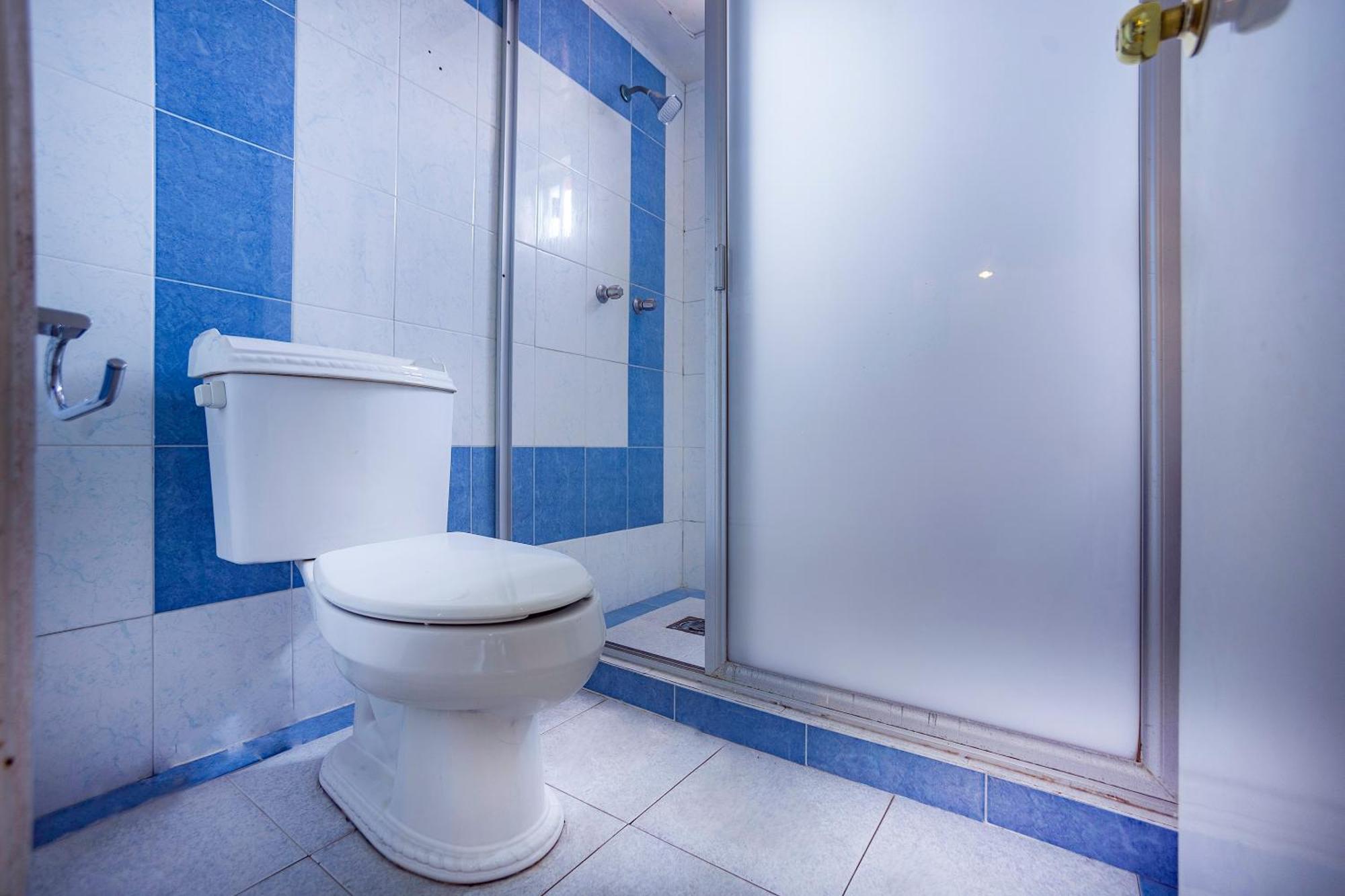 Capital O Hotel Diro, Монтерей Екстериор снимка