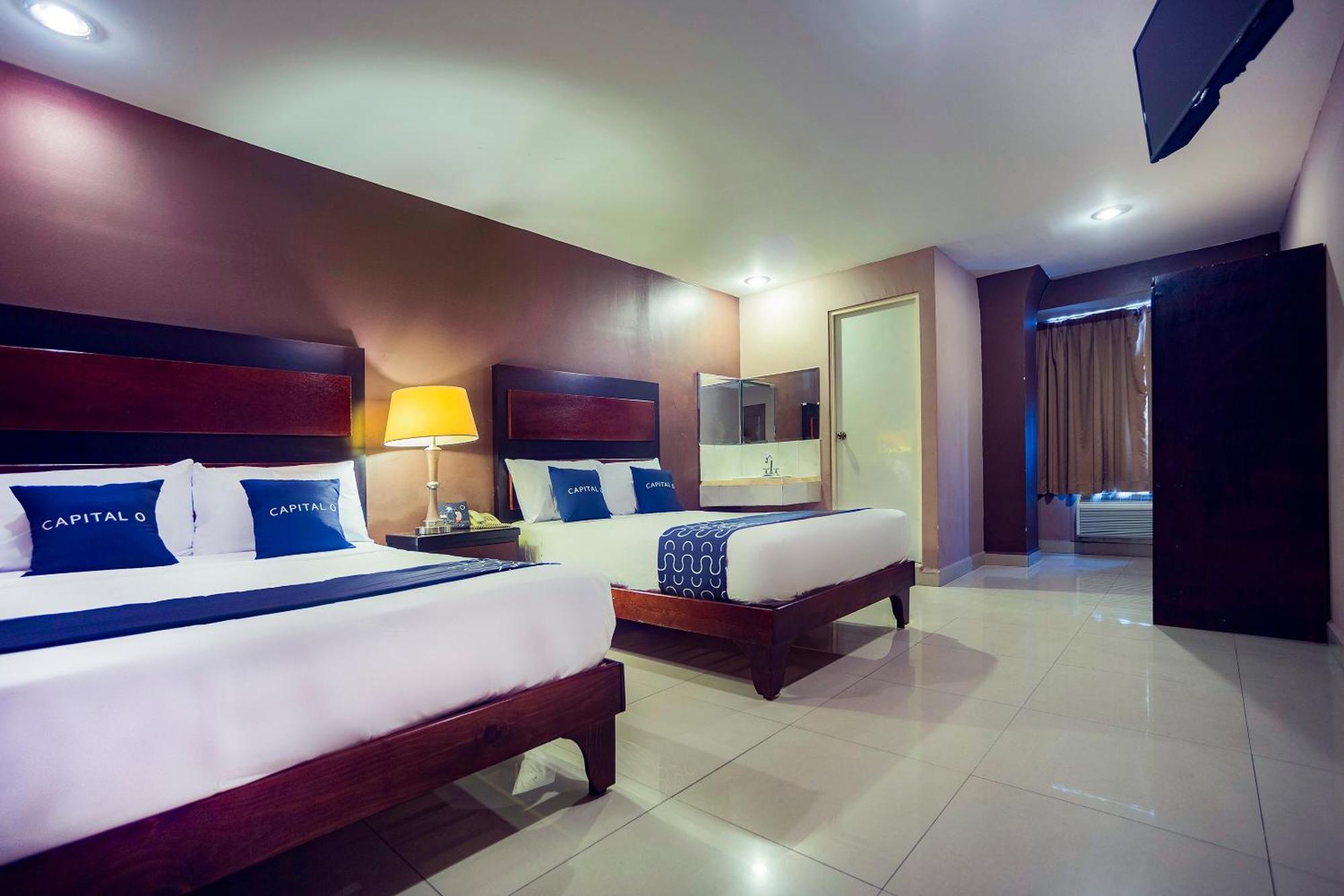 Capital O Hotel Diro, Монтерей Екстериор снимка
