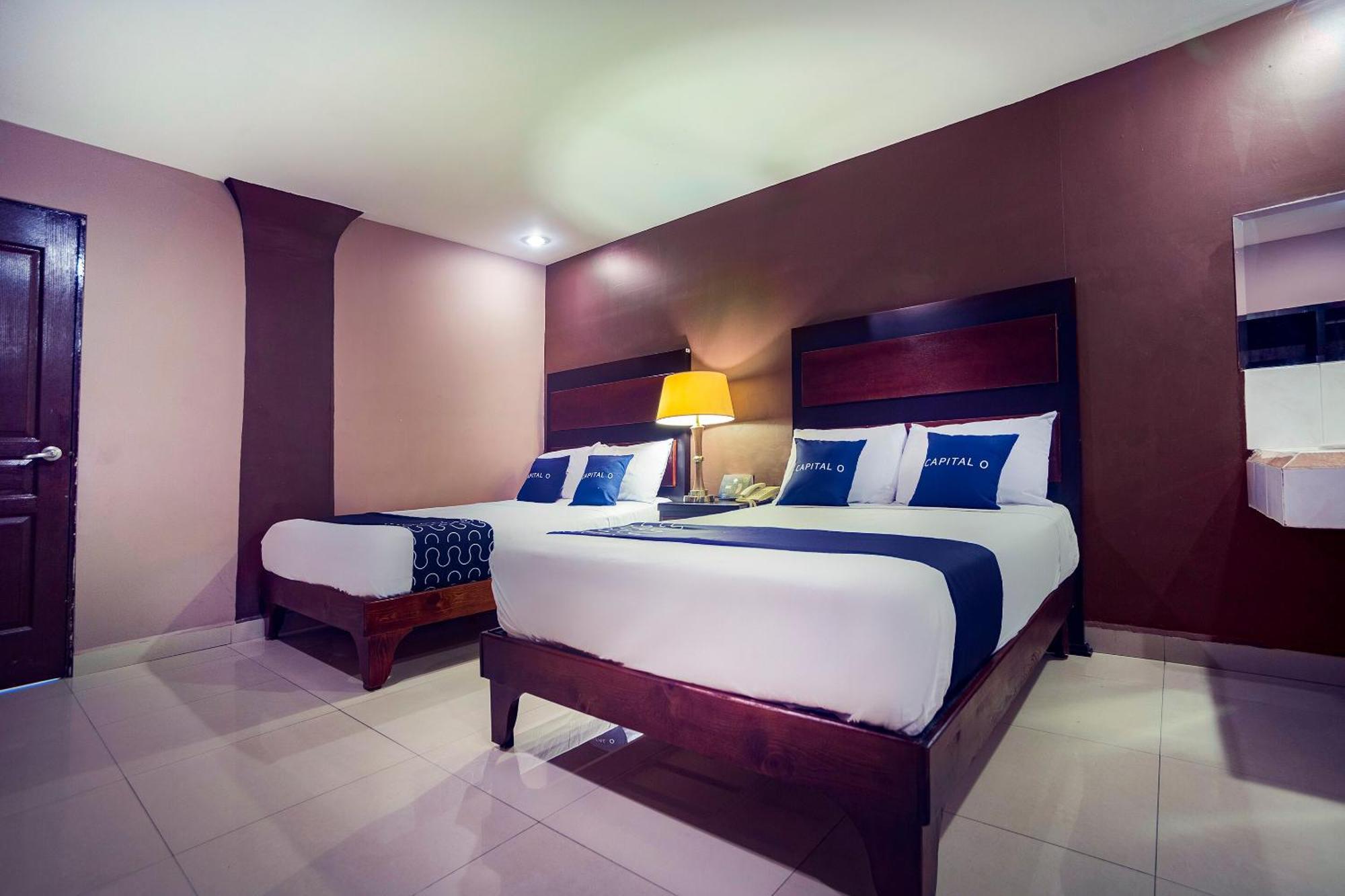 Capital O Hotel Diro, Монтерей Екстериор снимка